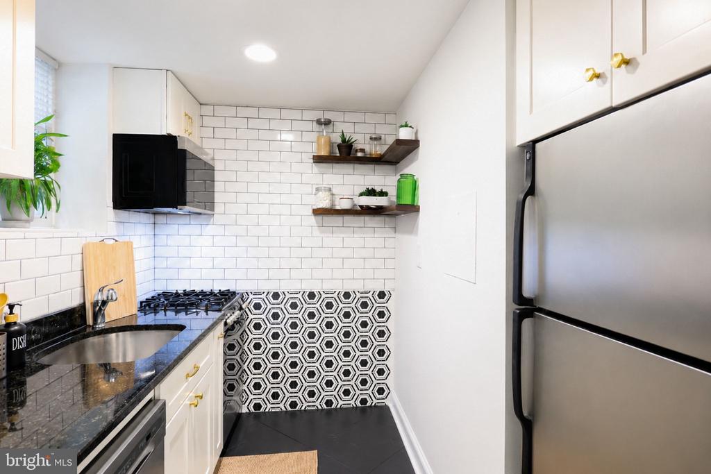 718 PARK ROAD NW Unit: 2