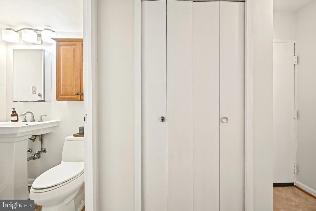 4600 CONNECTICUT AVENUE NW Unit: 222