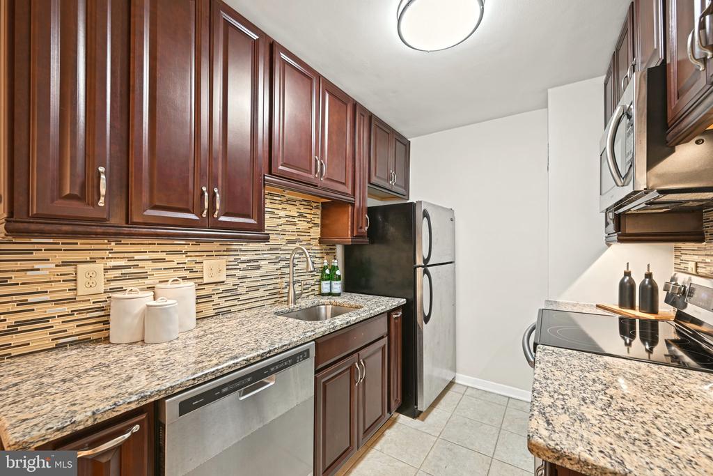 4600 CONNECTICUT AVENUE NW Unit: 222