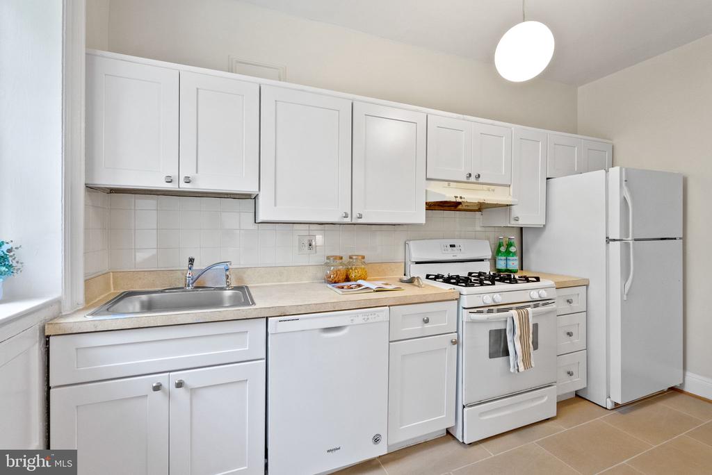 2456 20TH STREET NW Unit: 109