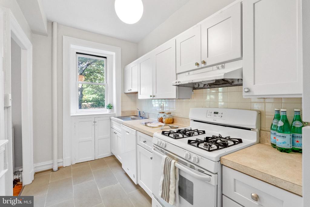 2456 20TH STREET NW Unit: 109