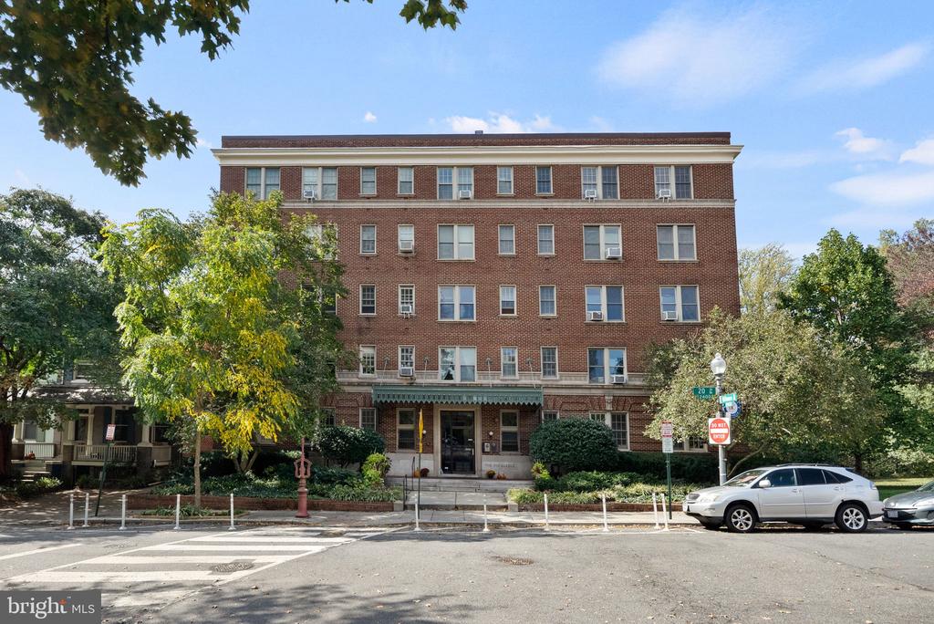 2456 20TH STREET NW Unit: 109