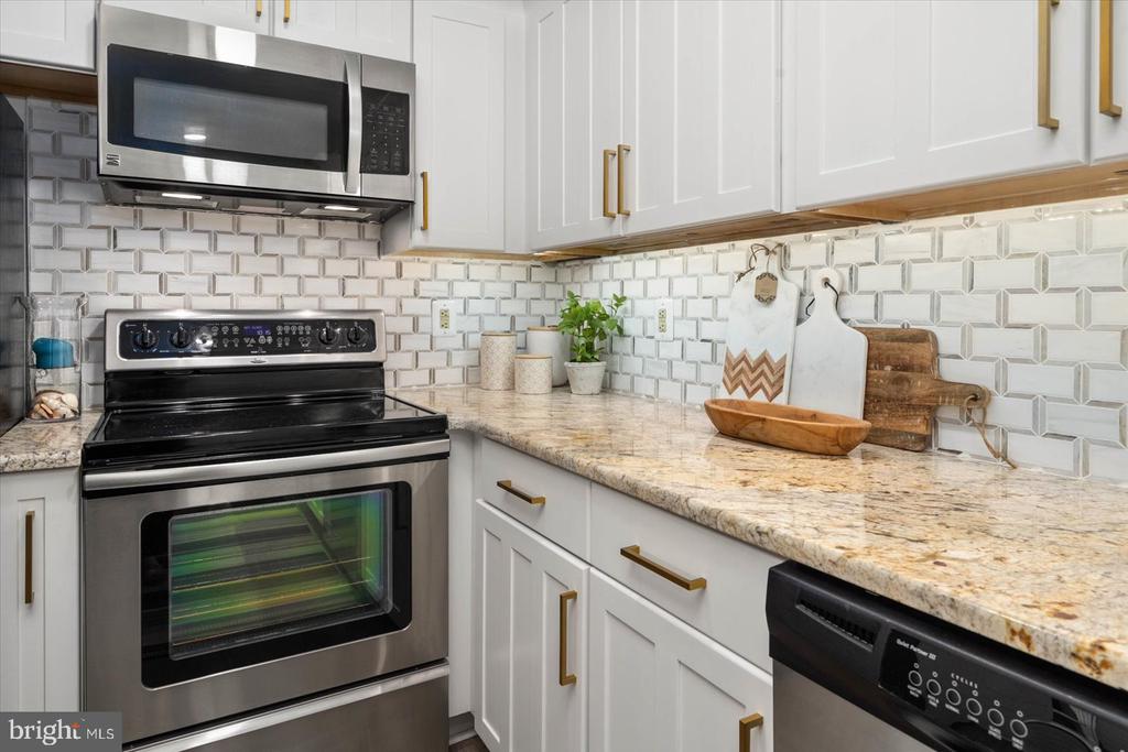 34008 ANNA MARIA DRIVE Unit: 115