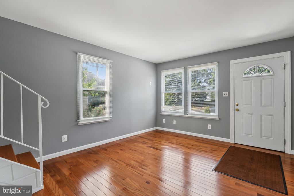 1112 FOREST DRIVE