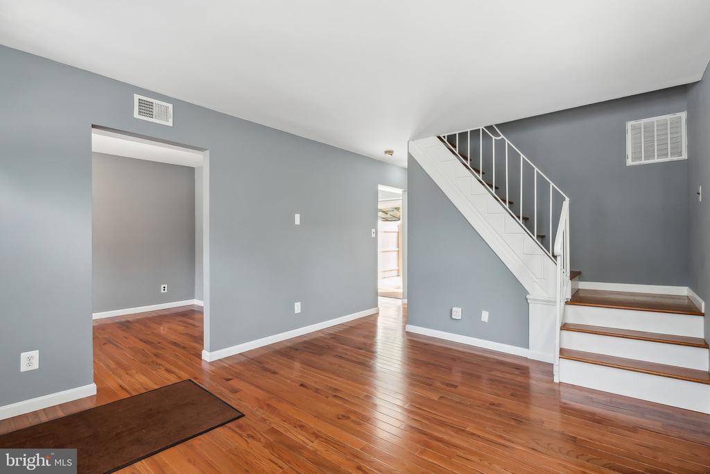1112 FOREST DRIVE