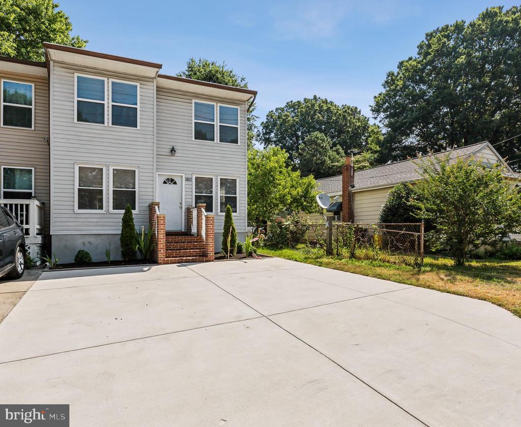 1112 FOREST DRIVE