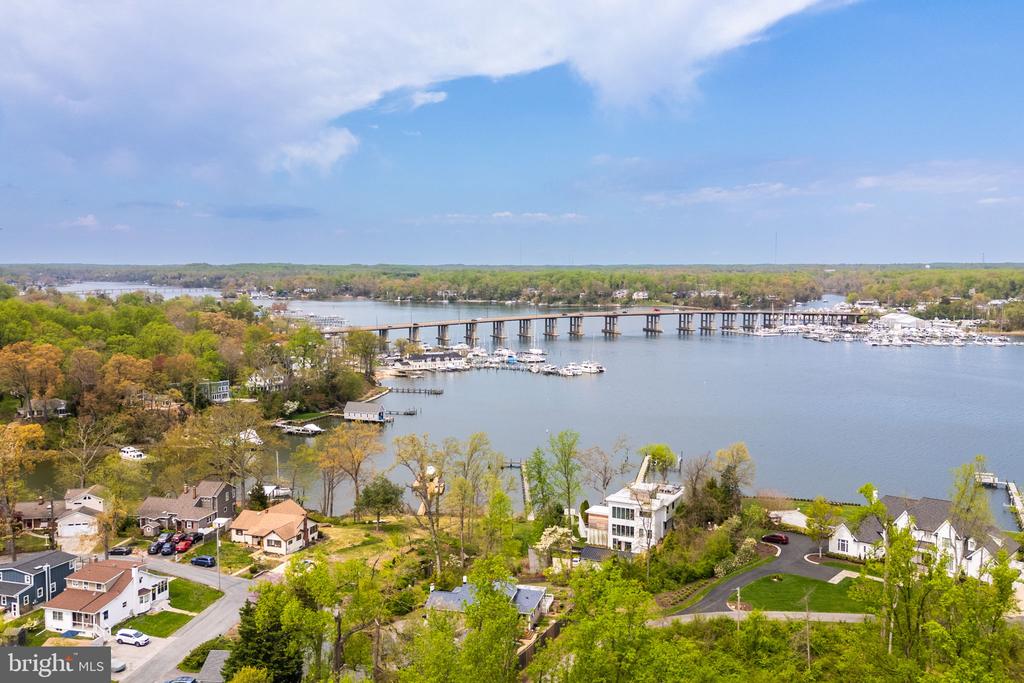 250 S RIVER LANDING ROAD