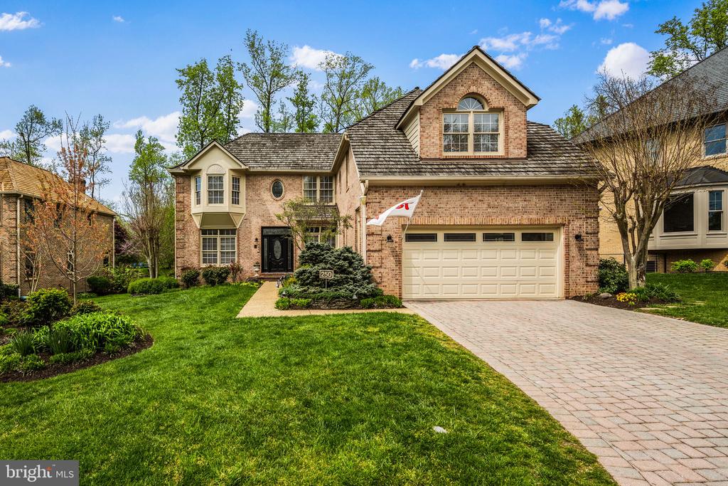 250 S RIVER LANDING ROAD