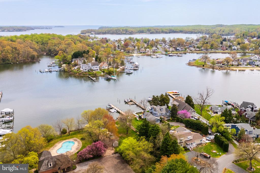 250 S RIVER LANDING ROAD