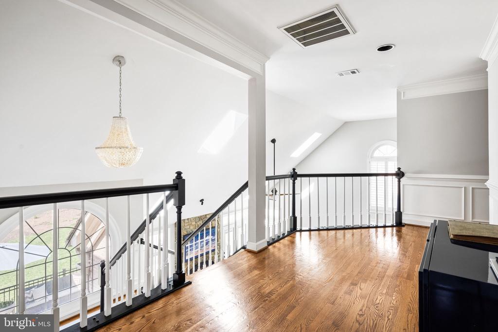 250 S RIVER LANDING ROAD