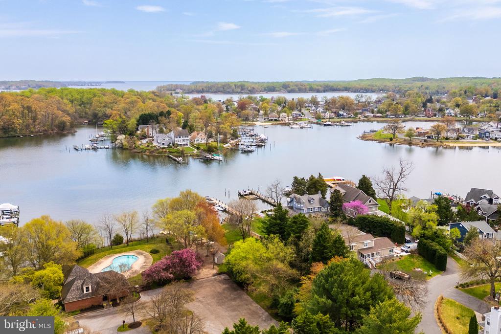 250 S RIVER LANDING ROAD