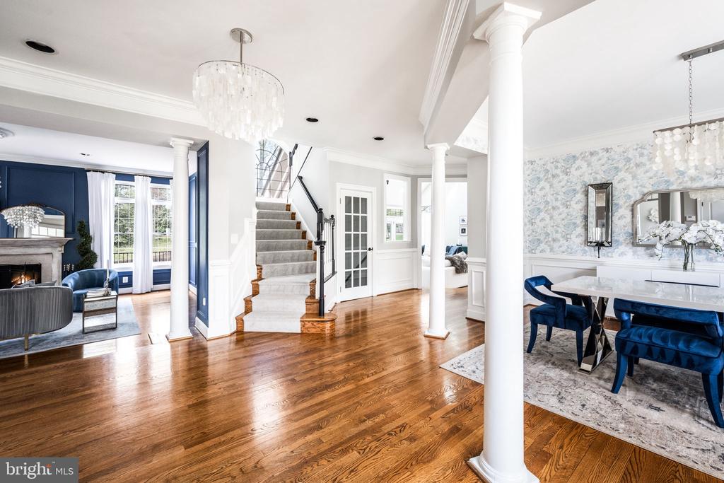 250 S RIVER LANDING ROAD