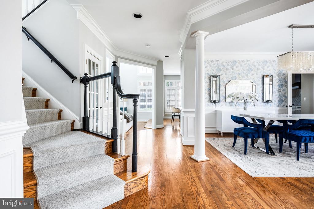 250 S RIVER LANDING ROAD