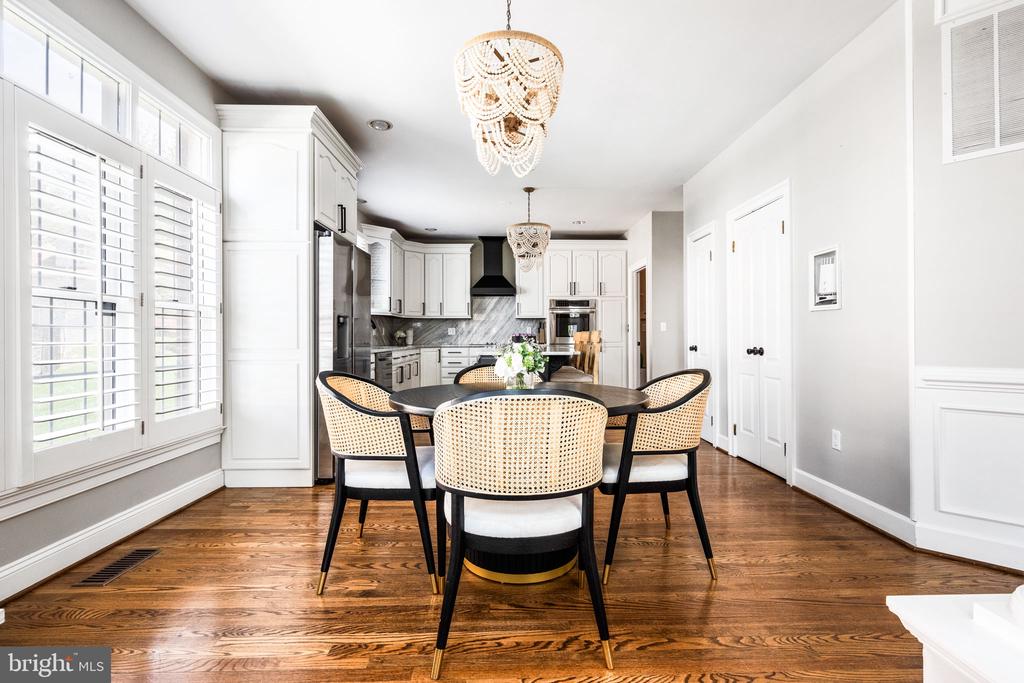 250 S RIVER LANDING ROAD