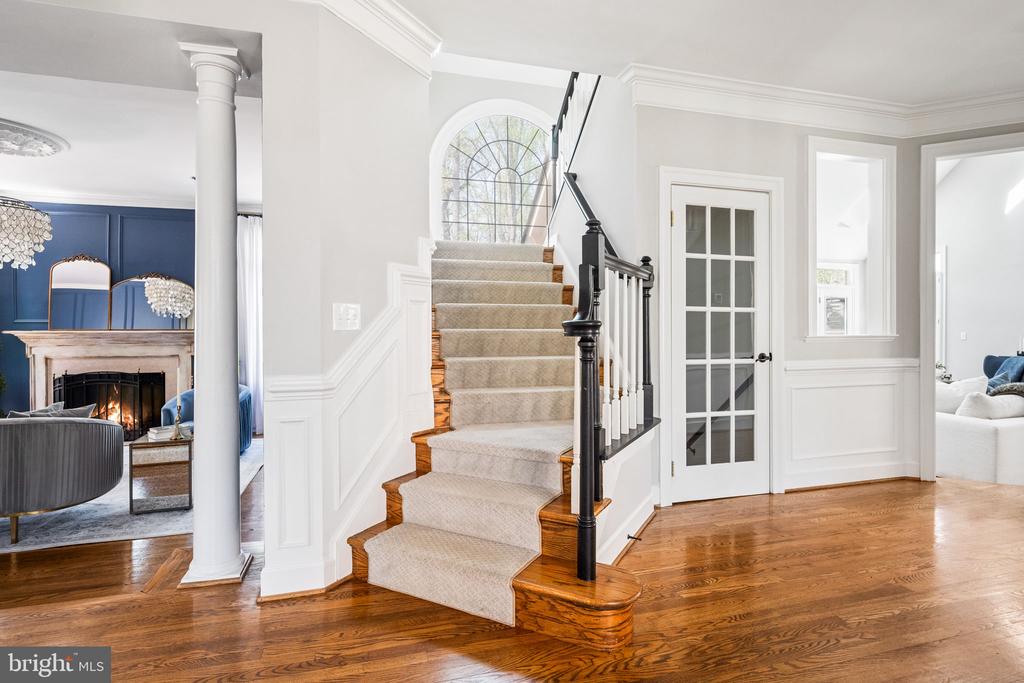 250 S RIVER LANDING ROAD