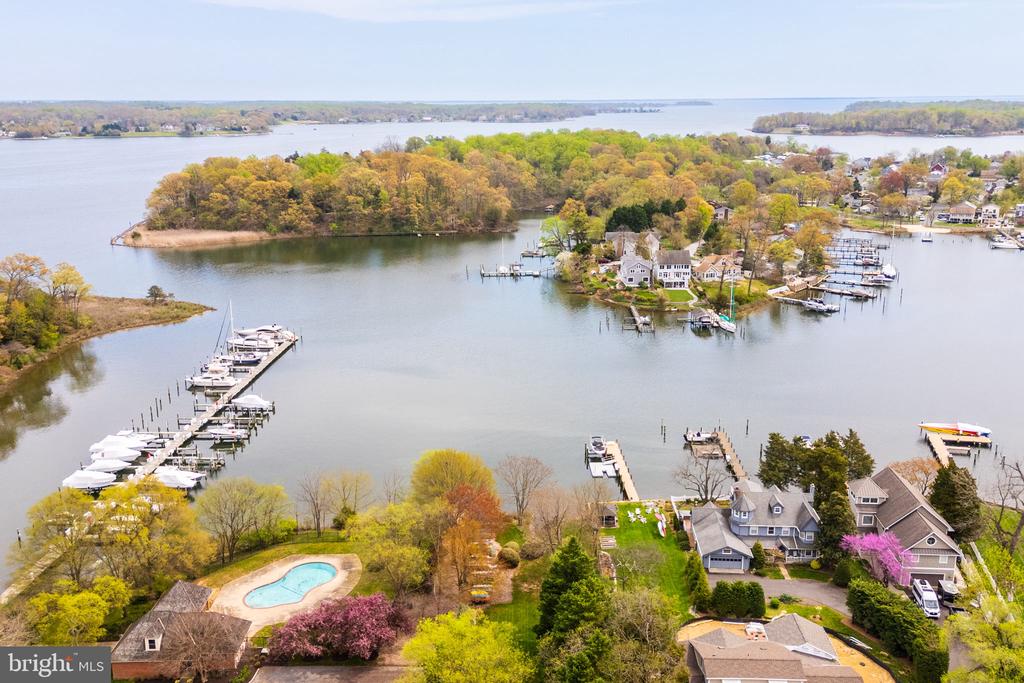 250 S RIVER LANDING ROAD