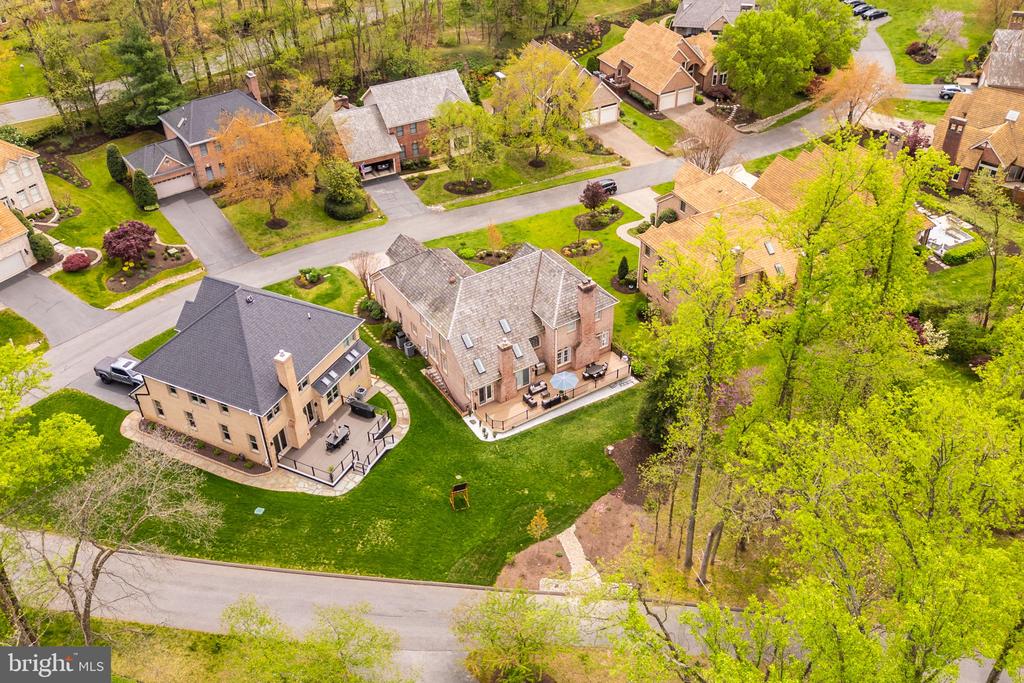 250 S RIVER LANDING ROAD