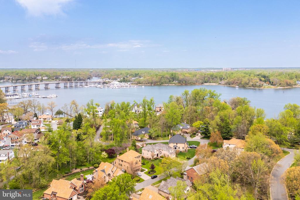250 S RIVER LANDING ROAD