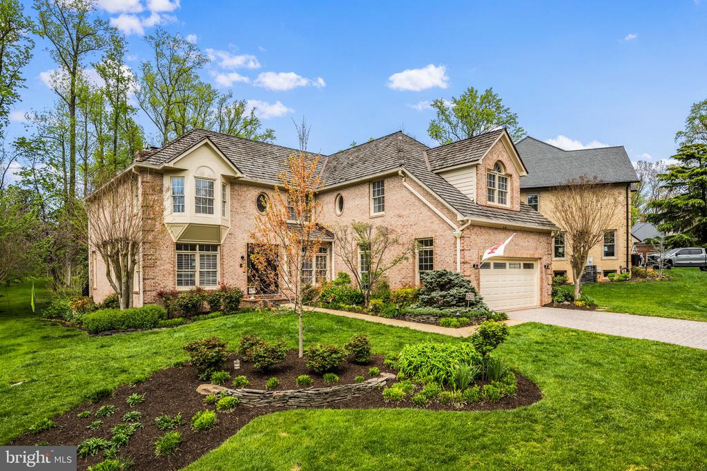 250 S RIVER LANDING ROAD