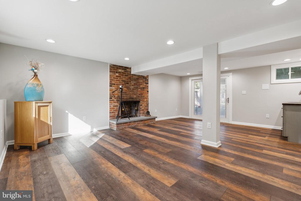 444 COMMUNITY ROAD