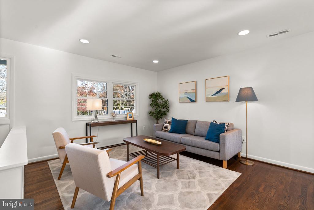 989 SAINT MARGARETS DRIVE