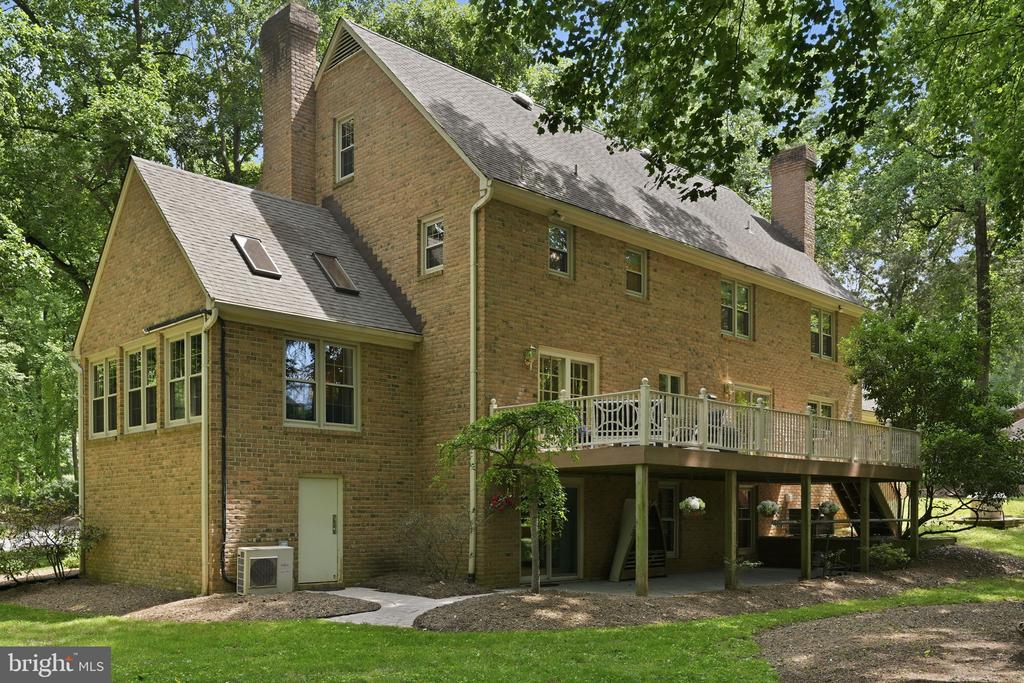 26 BELLEVIEW DRIVE