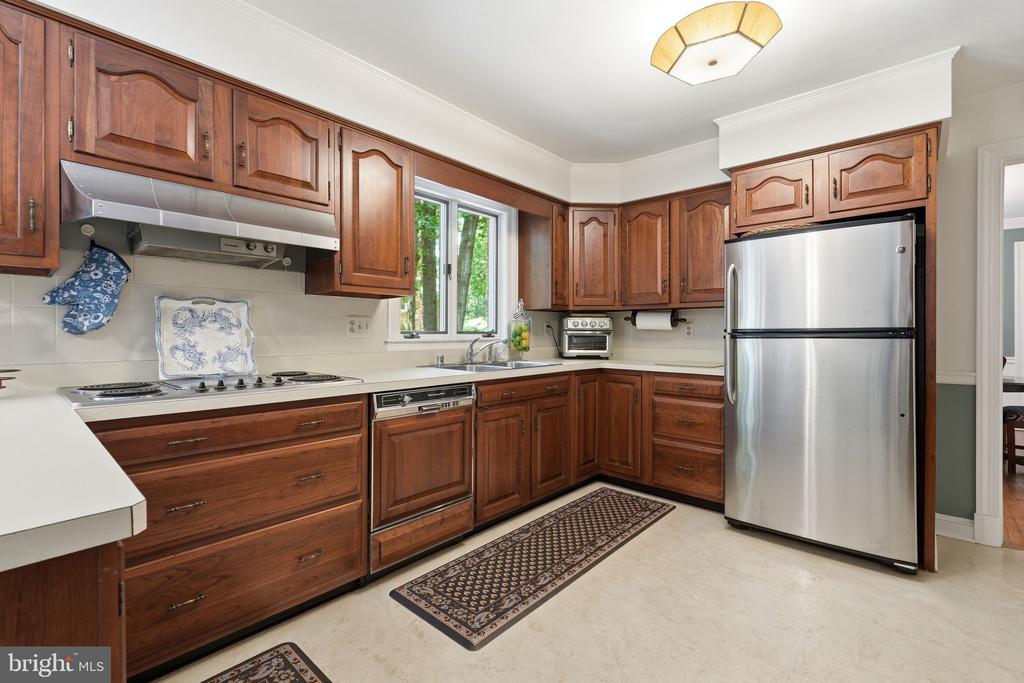 26 BELLEVIEW DRIVE
