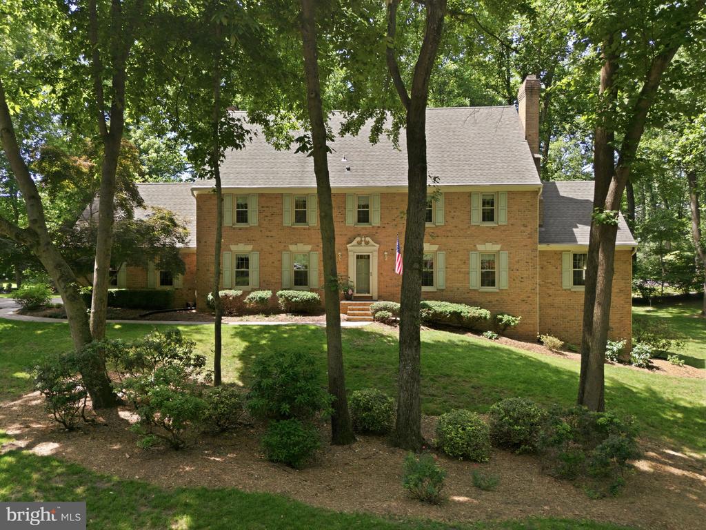 26 BELLEVIEW DRIVE