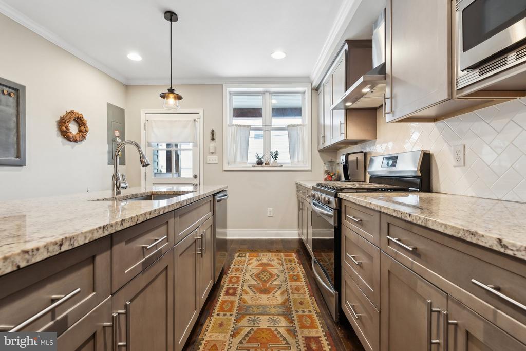 2905 FAIT AVENUE