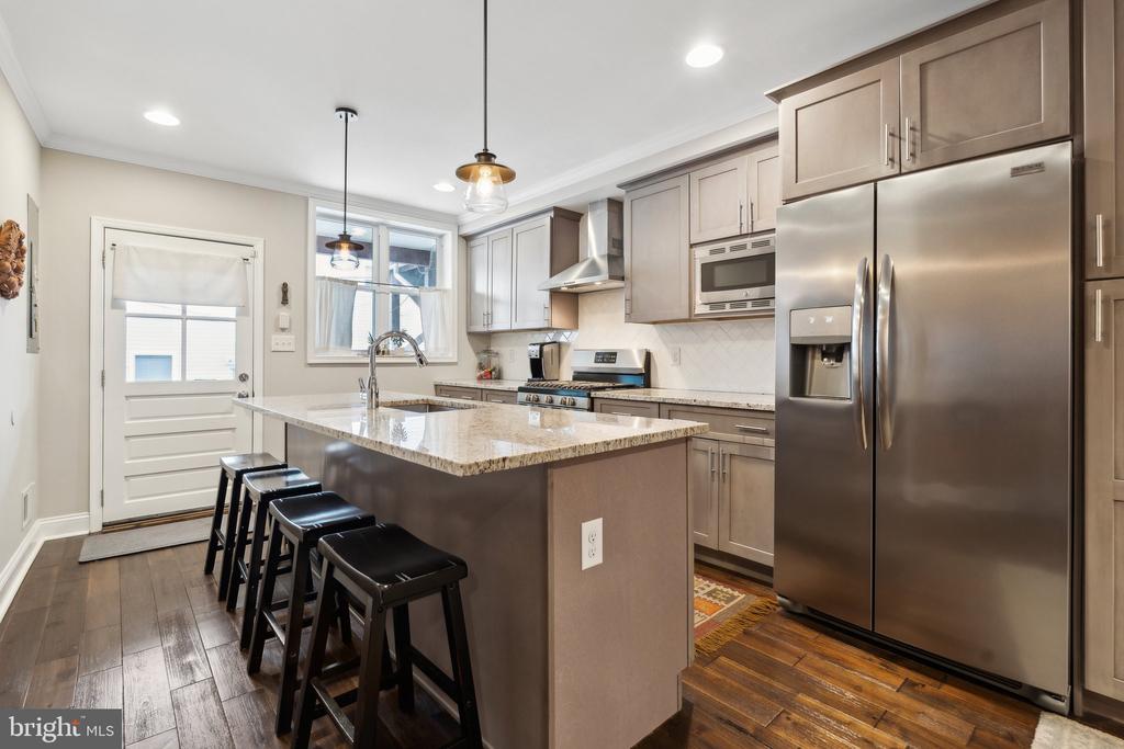 2905 FAIT AVENUE