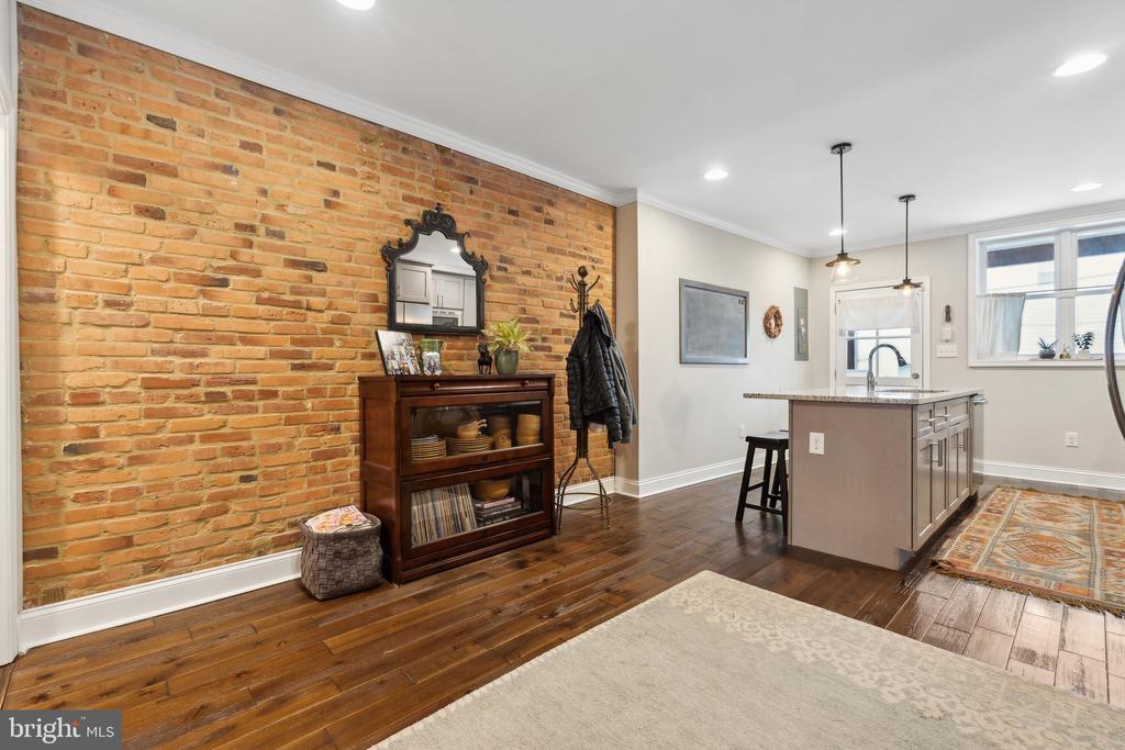 2905 FAIT AVENUE