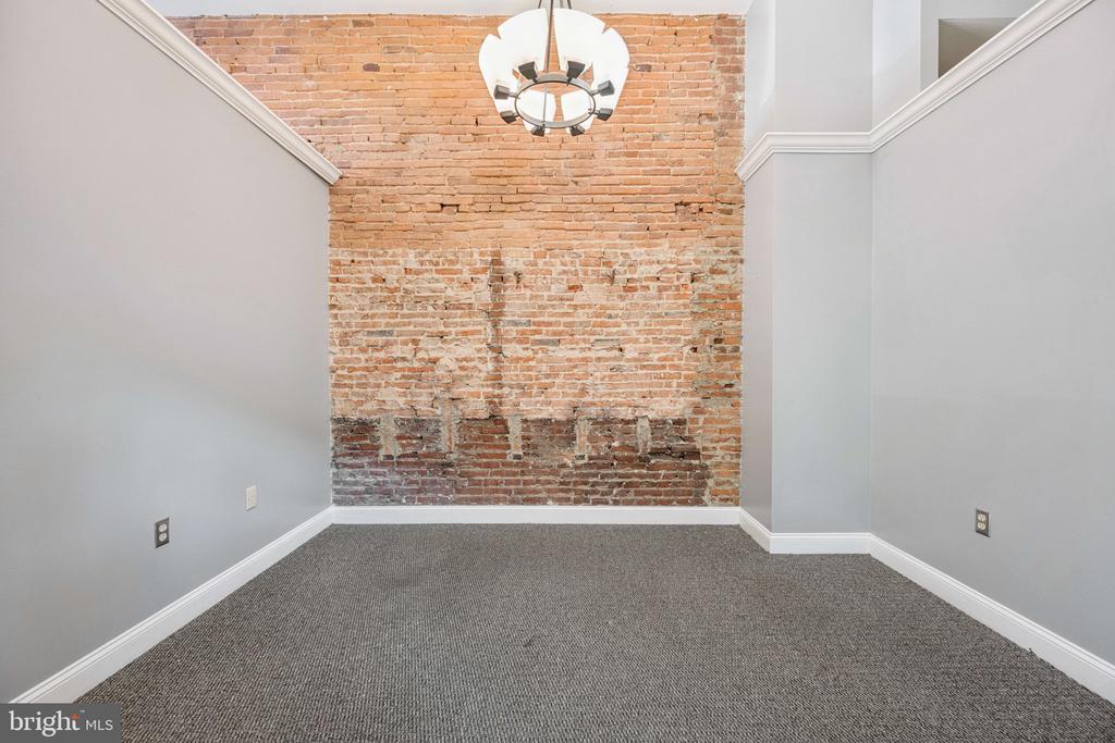 1412 LIGHT STREET Unit: 1