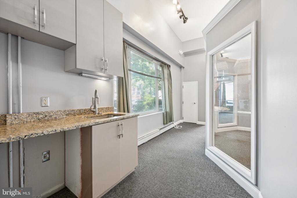 1412 LIGHT STREET Unit: 1