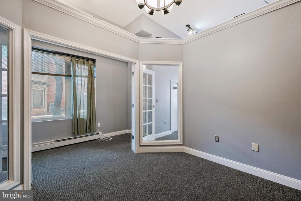 1412 LIGHT STREET Unit: 1
