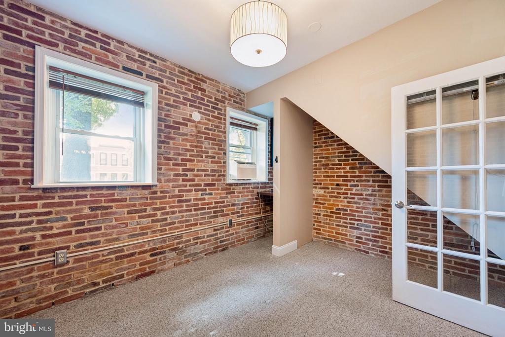 1412 LIGHT STREET Unit: 1