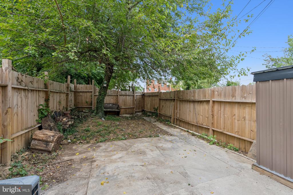 834 GLENWOOD AVENUE