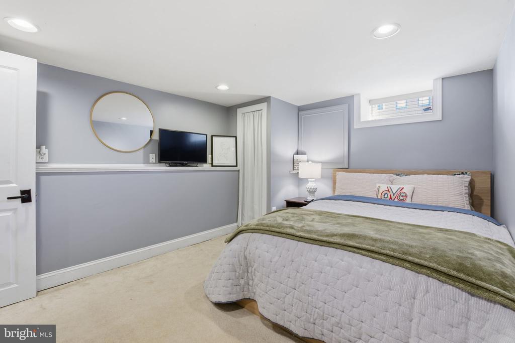 3312 FLEET STREET