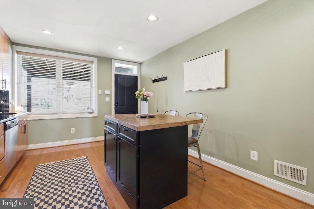 3312 FLEET STREET