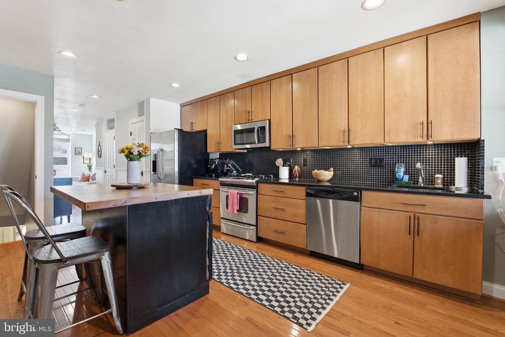 3312 FLEET STREET