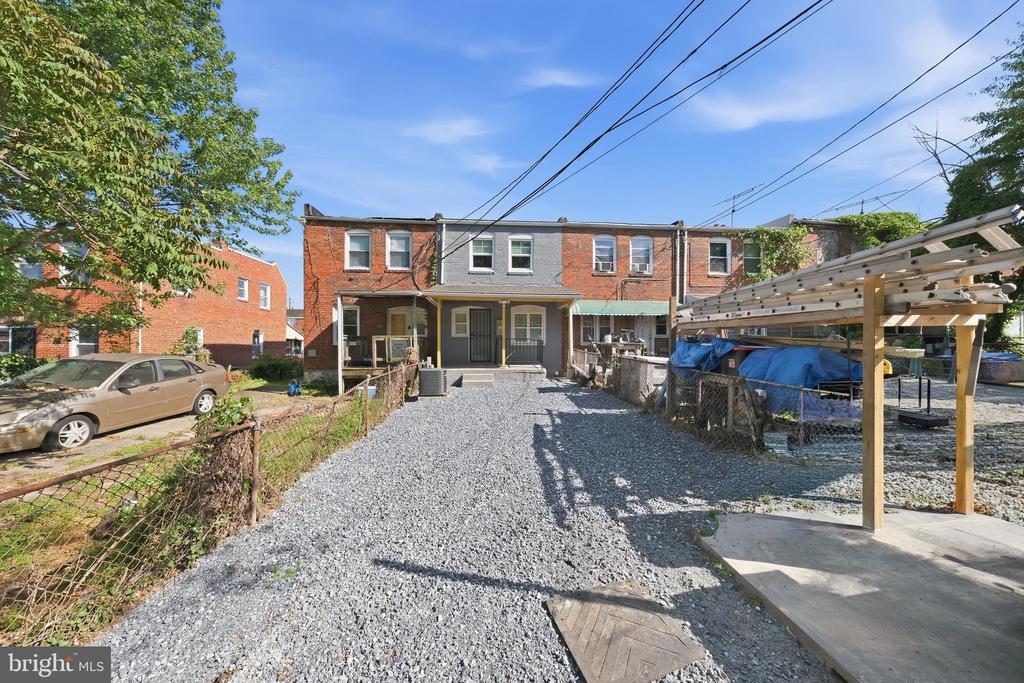 636 HILLVIEW