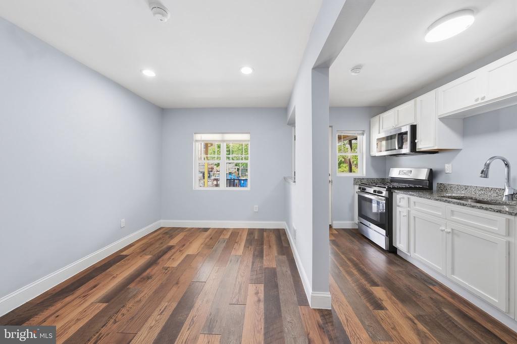 636 HILLVIEW