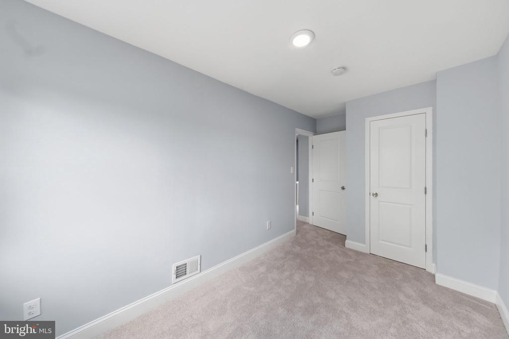 636 HILLVIEW