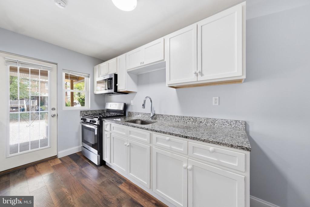 636 HILLVIEW