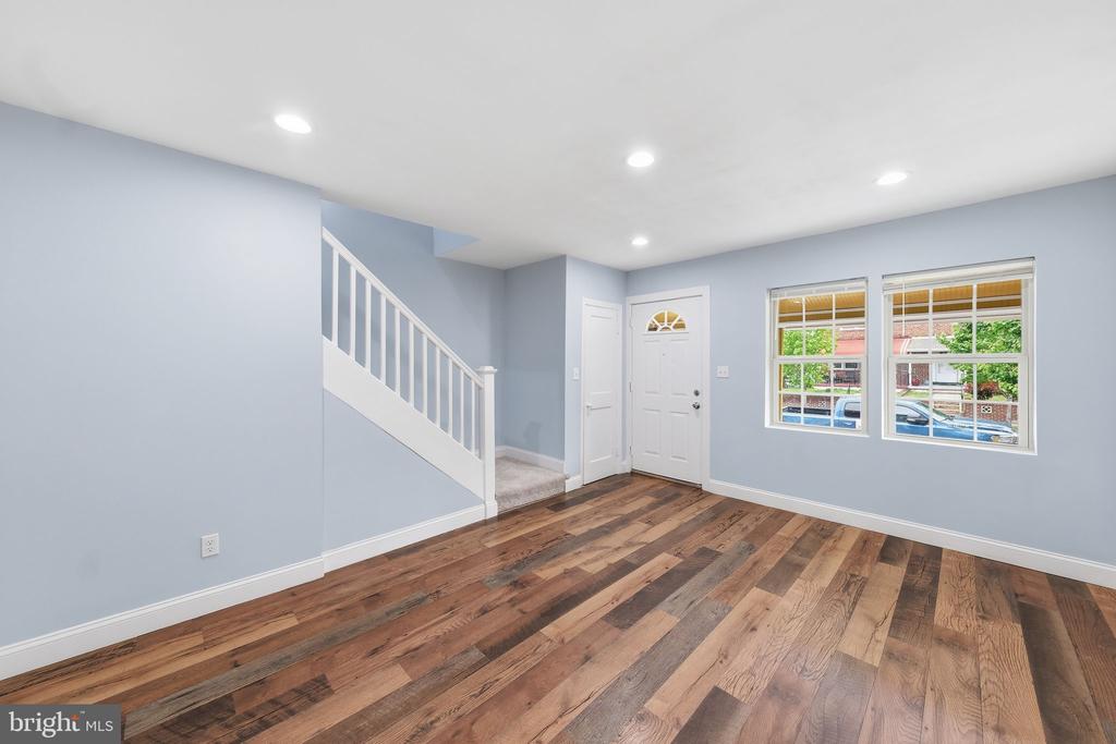 636 HILLVIEW