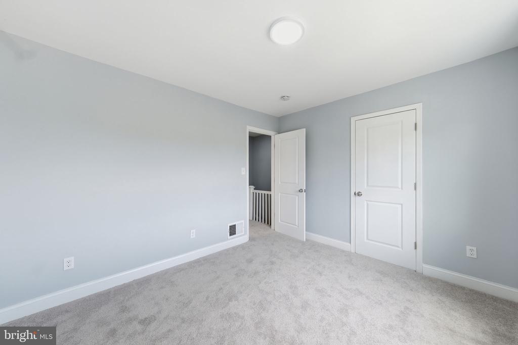 636 HILLVIEW