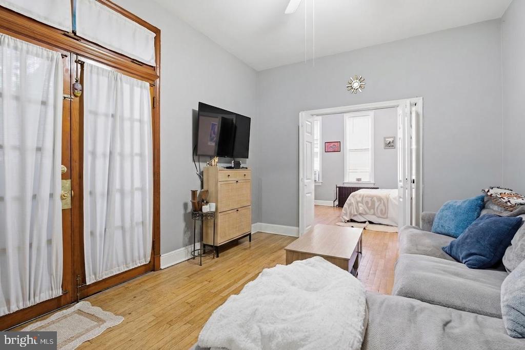 1412 LIGHT STREET Unit: 2