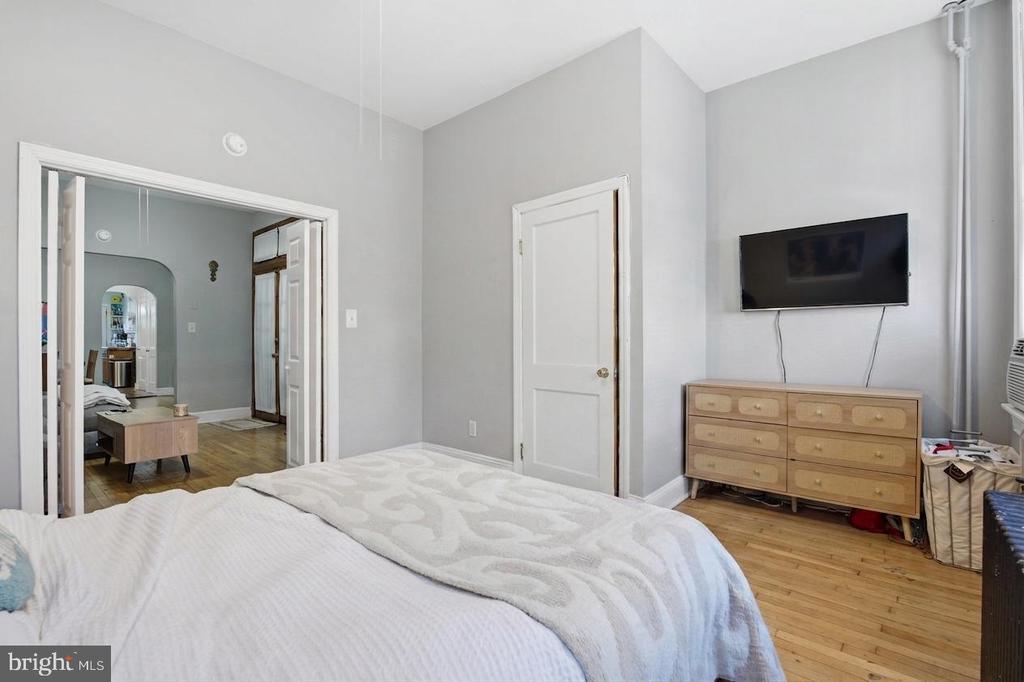 1412 LIGHT STREET Unit: 2
