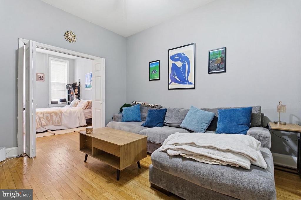 1412 LIGHT STREET Unit: 2