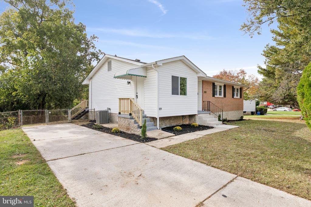 3402 COURTLEIGH DRIVE