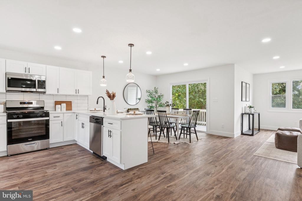 3402 COURTLEIGH DRIVE